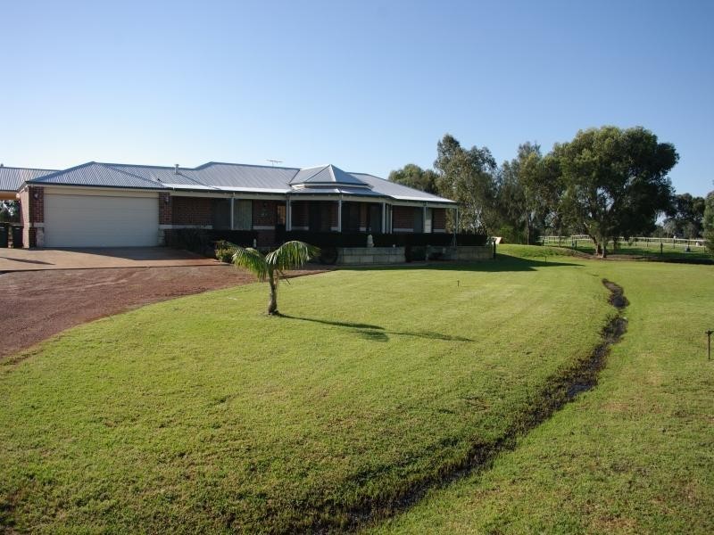 48 Country Drive, Oakford WA 6121