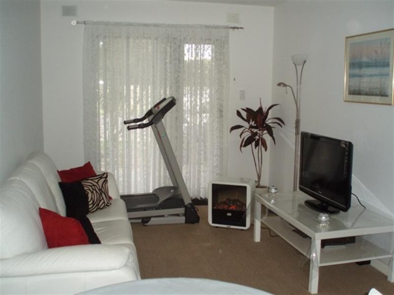 2/2 Dalziell Street, Maddington WA 6109