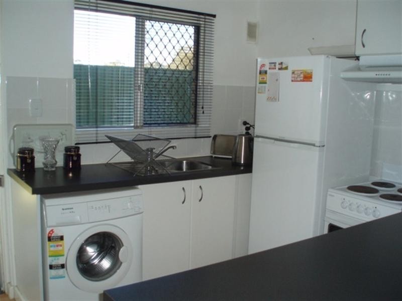2/2 Dalziell Street, Maddington WA 6109
