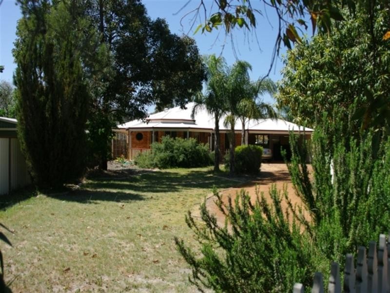 2 Blue Wren Close, Serpentine WA 6125