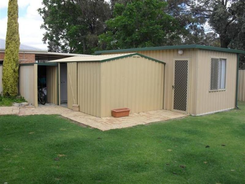 15 Akma Court, Maddington WA 6109