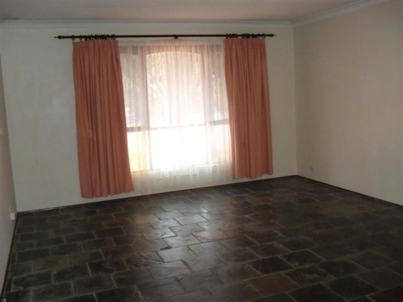 8 Rosekelly Road, Gosnells WA 6110