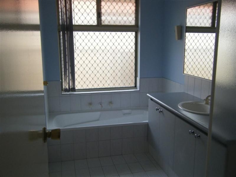 9/12 Heron Place, Maddington WA 6109