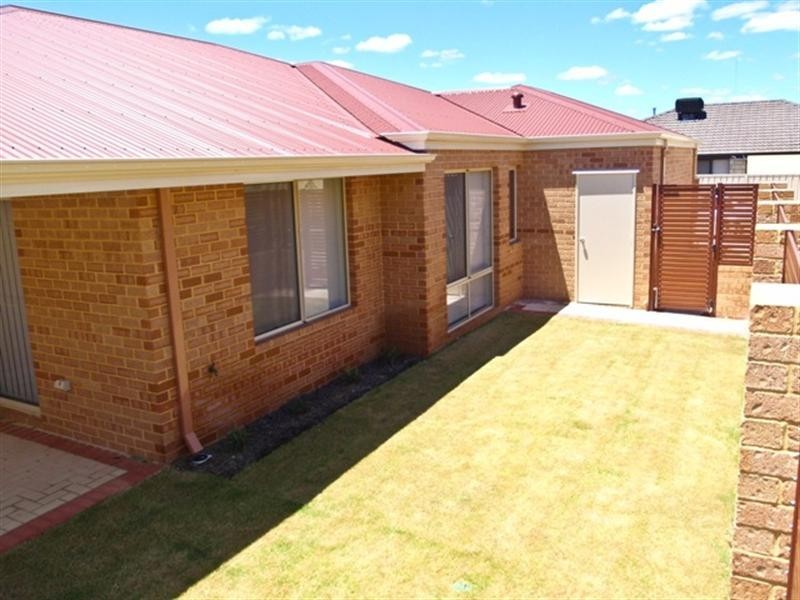 17A Summershill Gate, Kenwick WA 6107