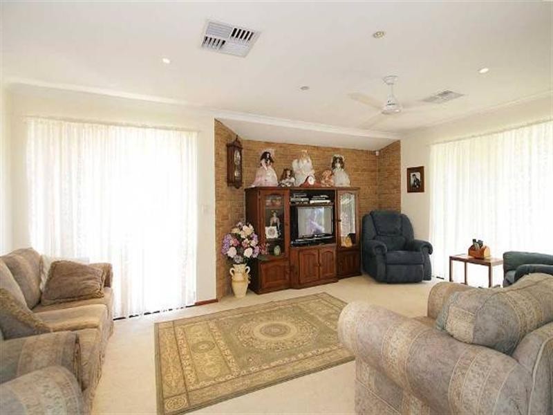 29 Osprey Way, Thornlie WA 6108