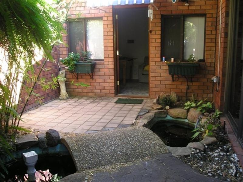 10 Southdown Place, Thornlie WA 6108