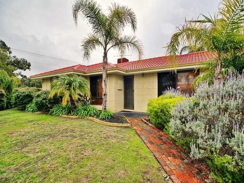 2 BAYLEY Close, Gosnells WA 6110