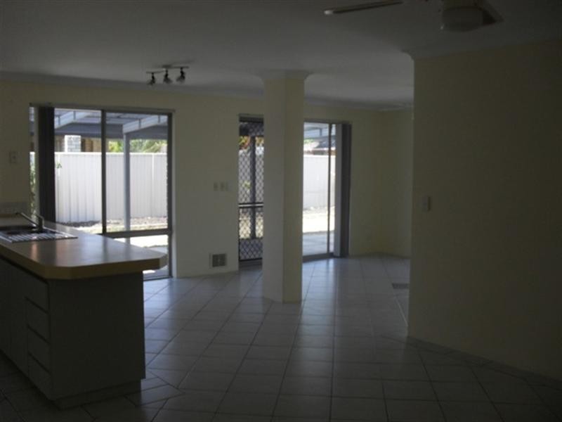 28 Carpentaria Crescent, Kenwick WA 6107