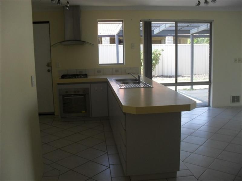 28 Carpentaria Crescent, Kenwick WA 6107