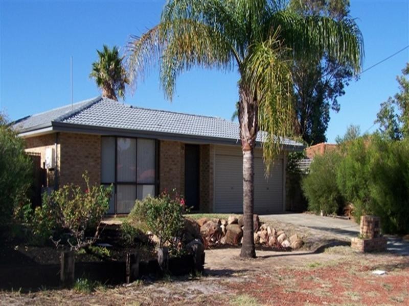 6 Gascoyne Drive, Gosnells WA 6110