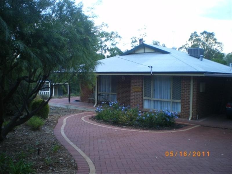 175 Pearce Street, Sawyers Valley WA 6074