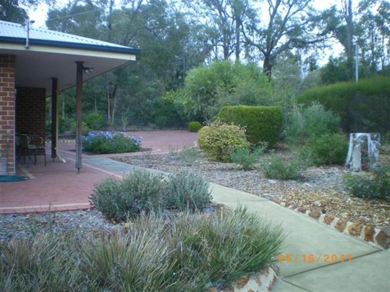 175 Pearce Street, Sawyers Valley WA 6074