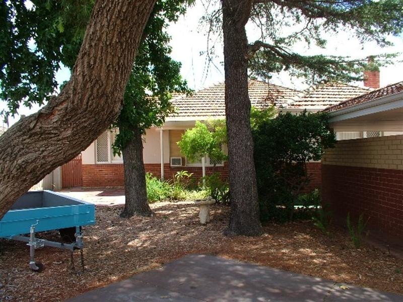 105 Fremantle Road, Gosnells WA 6110