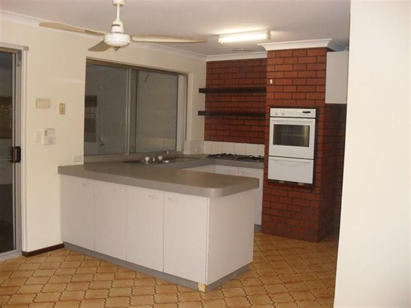 26 Young Street, Gosnells WA 6110