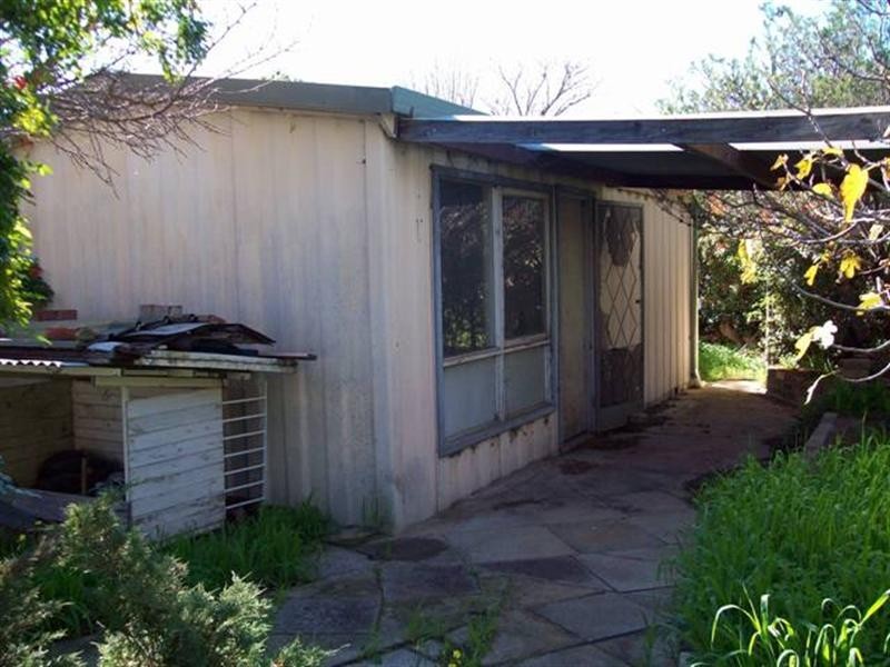 8 Nantellis Road, Martin WA 6110