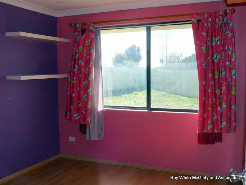 2 Edward Street, Beckenham WA 6107