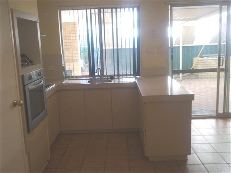 30 Chamberlain Way, Armadale WA 6112