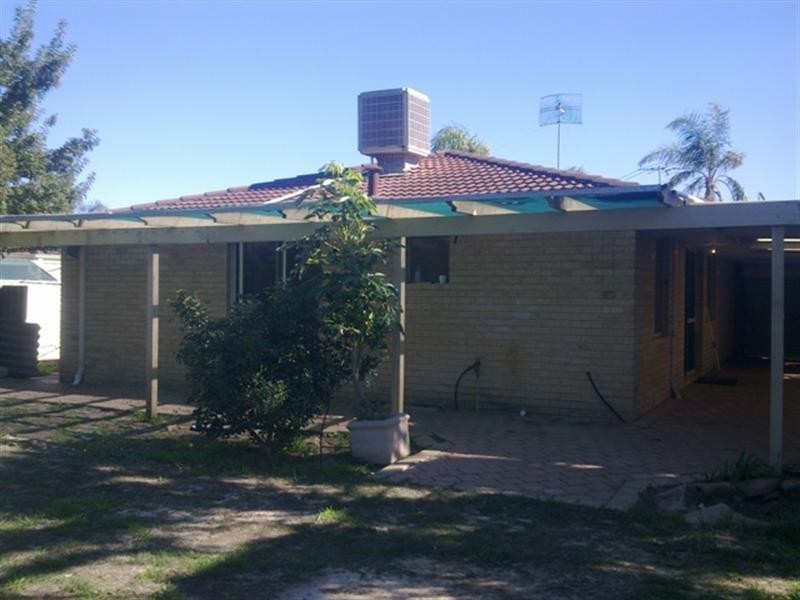 30 Chamberlain Way, Armadale WA 6112