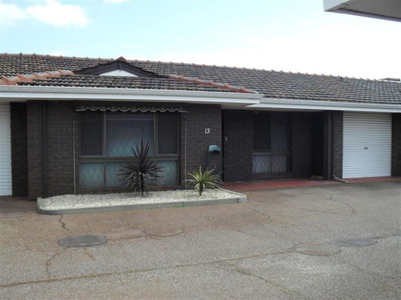 13/9 Third Avenue, Kelmscott WA 6111