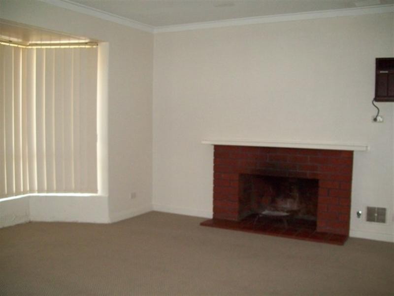27 Ospringe Street, Gosnells WA 6110