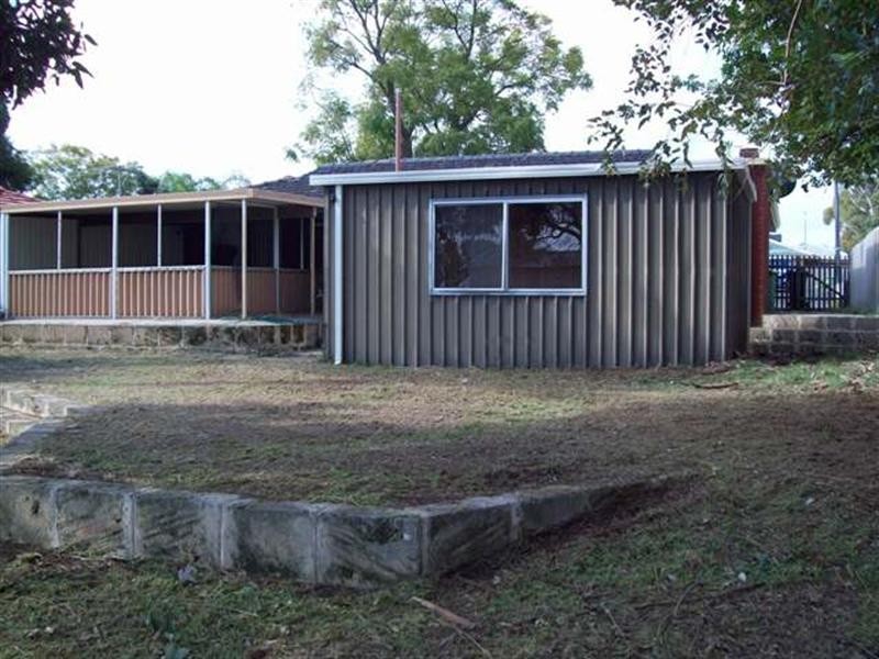27 Ospringe Street, Gosnells WA 6110