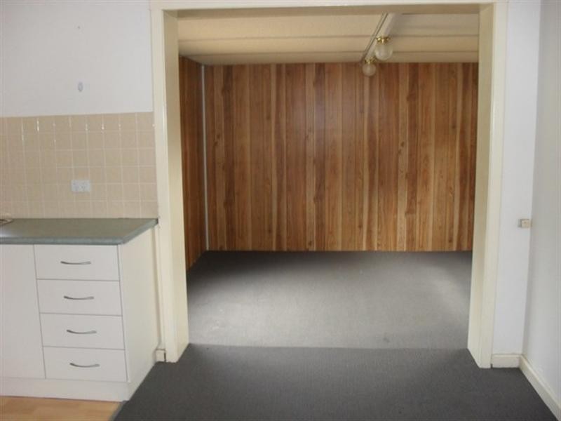 32 EDINBRIDGE Road, Kenwick WA 6107