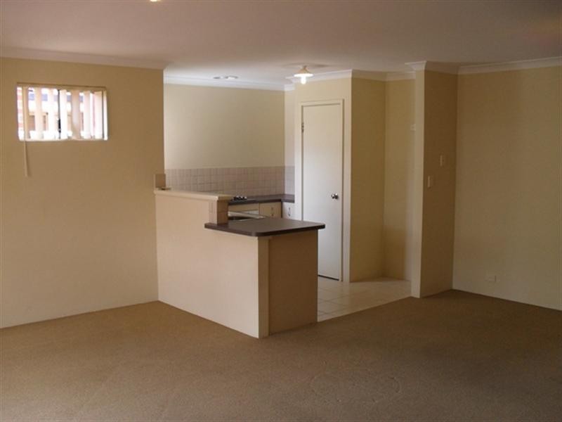 8/17 Bert Street, Gosnells WA 6110