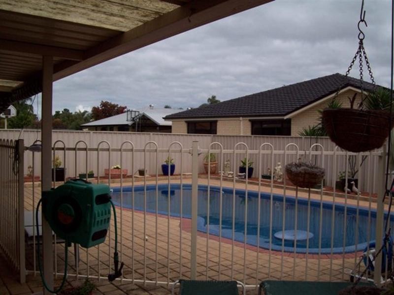 9 Lauterbach Drive, Gosnells WA 6110