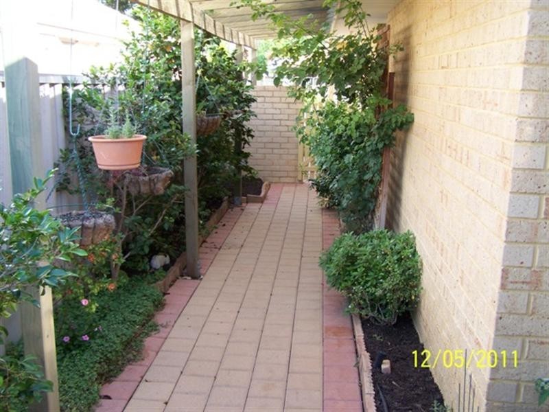 13 Belaring Place, Kenwick WA 6107