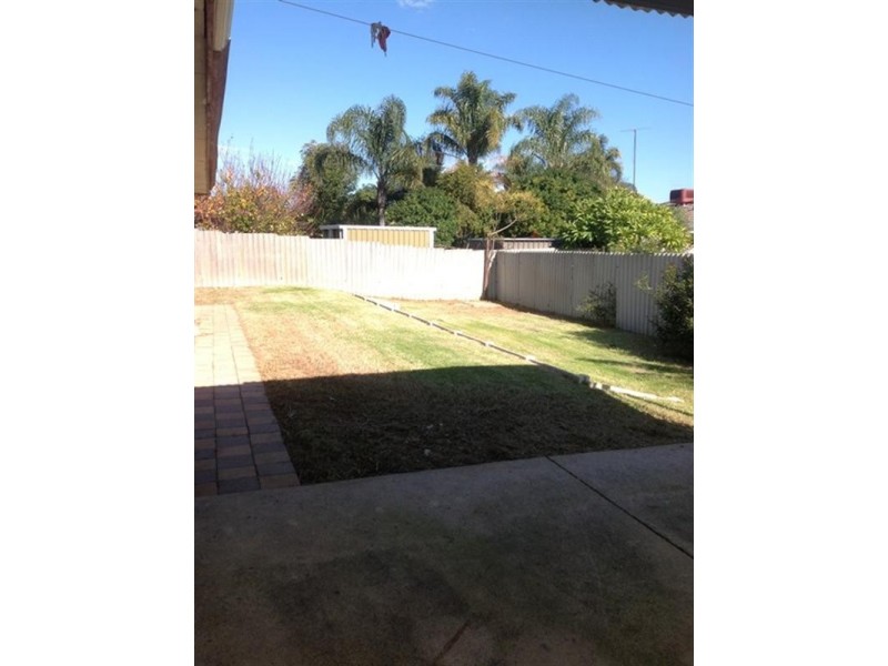 121 Westfield Street, Maddington WA 6109