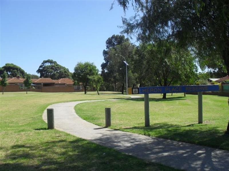 1/4 Heron Place, Maddington WA 6109