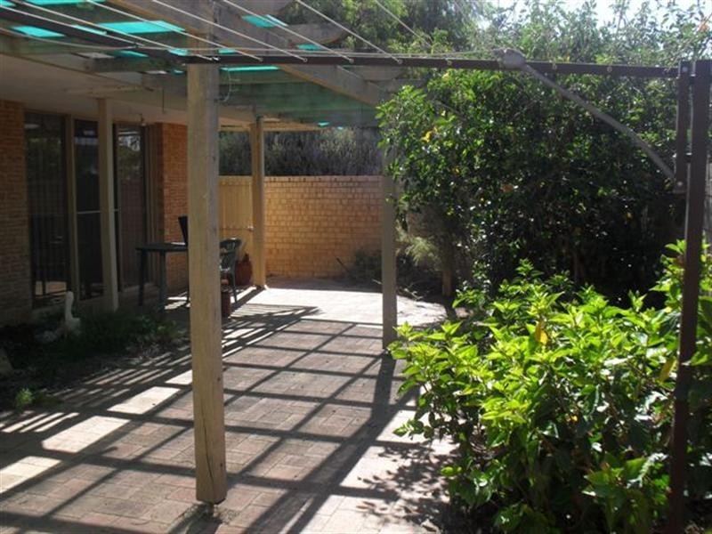 1/4 Heron Place, Maddington WA 6109