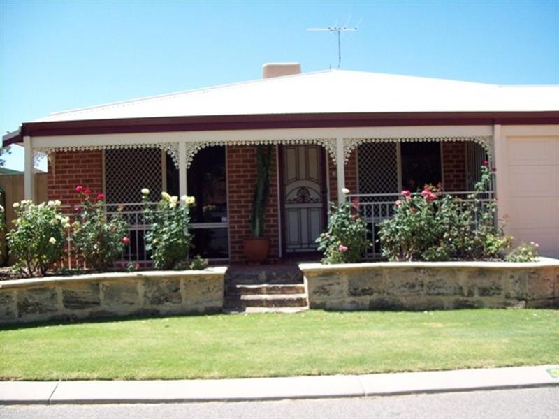 30 Riverbank Drive, Gosnells WA 6110