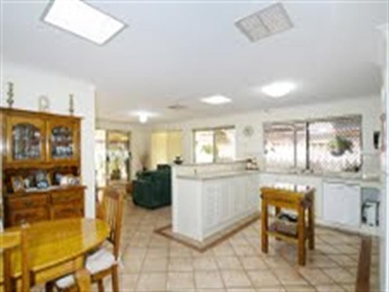 30 Riverbank Drive, Gosnells WA 6110