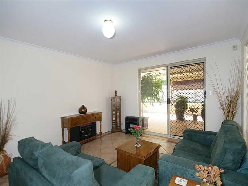 30 Riverbank Drive, Gosnells WA 6110