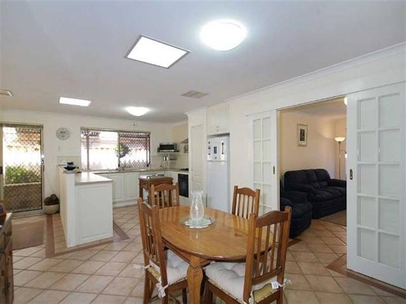 30 Riverbank Drive, Gosnells WA 6110