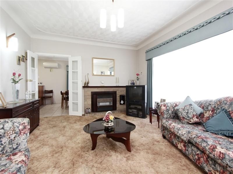 18 Wilpon Street, Beckenham WA 6107