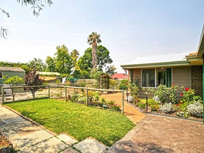 23 Eynesford Street, Gosnells WA 6110