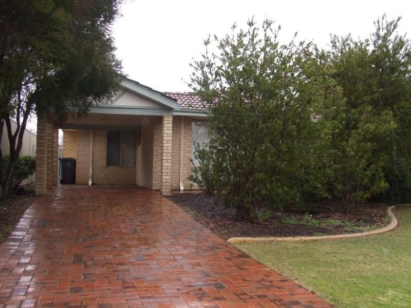 4/25 Rochester Way, Beckenham WA 6107