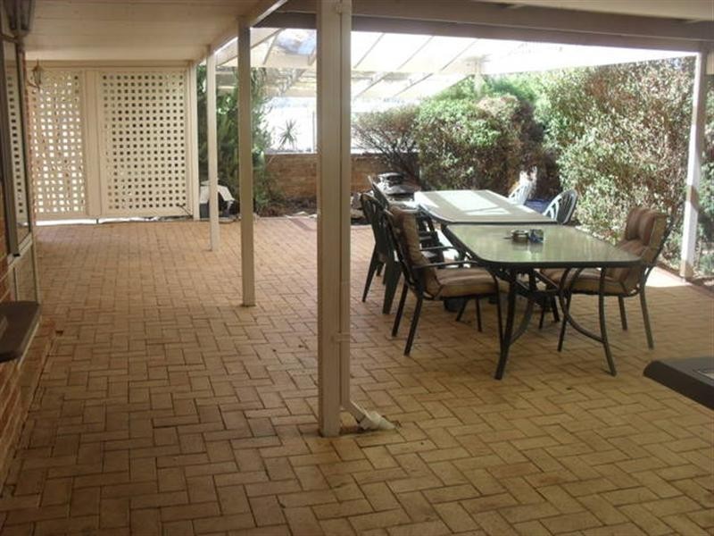 2 Blue Wren Close, Serpentine WA 6125