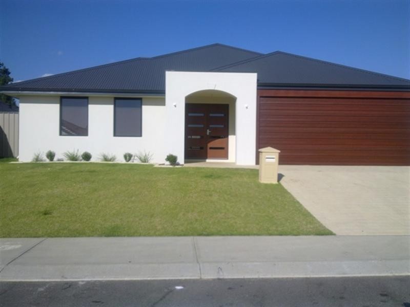 11 Calneggia Drive, Byford WA 6122