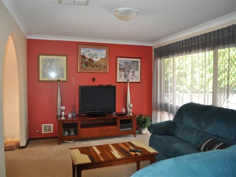 16 Windsor Drive, Gosnells WA 6110