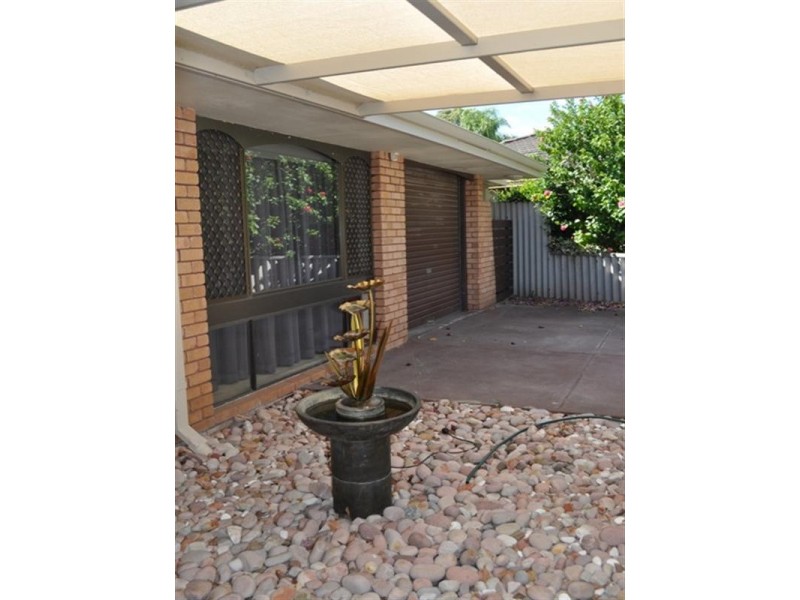 16 Windsor Drive, Gosnells WA 6110