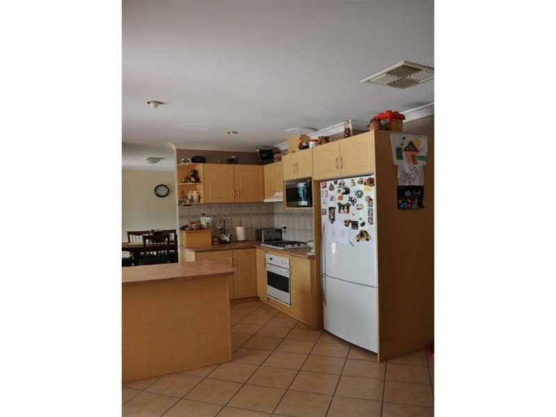 16 Windsor Drive, Gosnells WA 6110