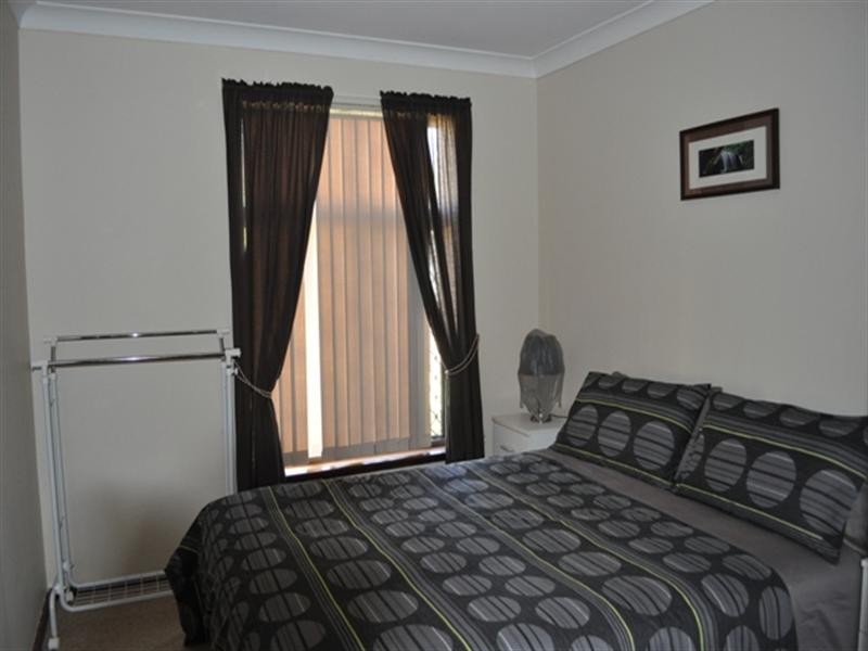 16 Windsor Drive, Gosnells WA 6110