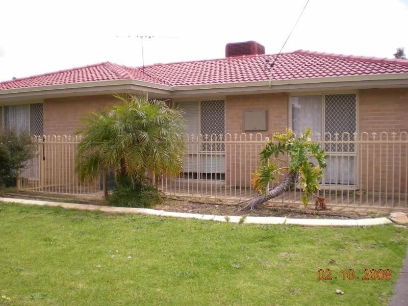 38 Gosnells Rd West, Maddington WA 6109
