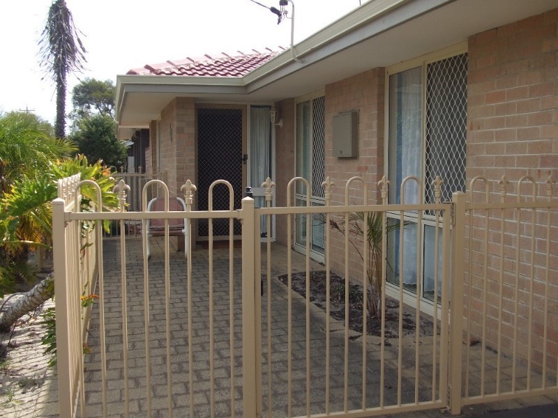 38 Gosnells Rd West, Maddington WA 6109