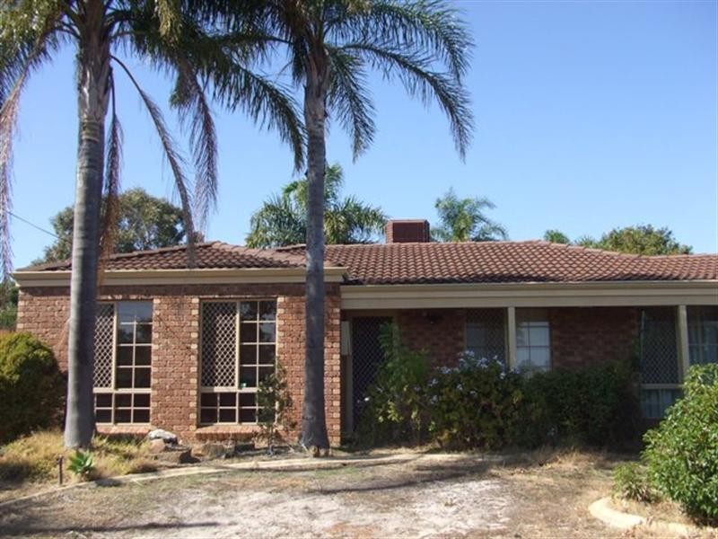 64 Murchison Way, Gosnells WA 6110