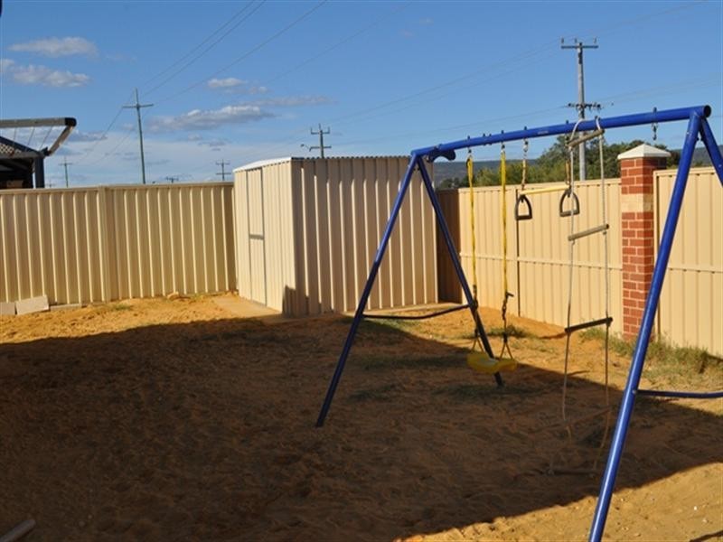 5 Bandy Place, Gosnells WA 6110