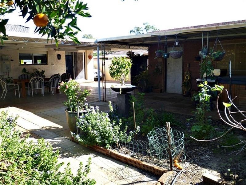 64 Weston Street, Maddington WA 6109